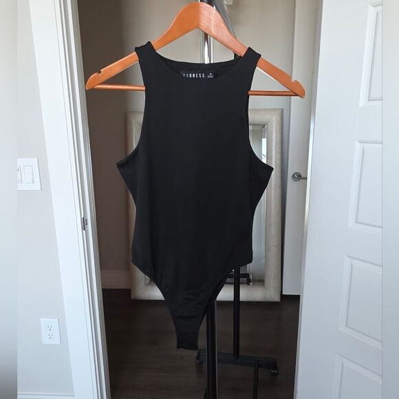 Lioness Black Bodysuit Top Size M - Picture 1 of 6